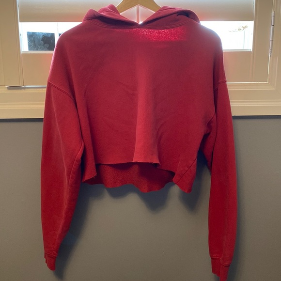 Sweaters - Cropped urban outfitters hoodie